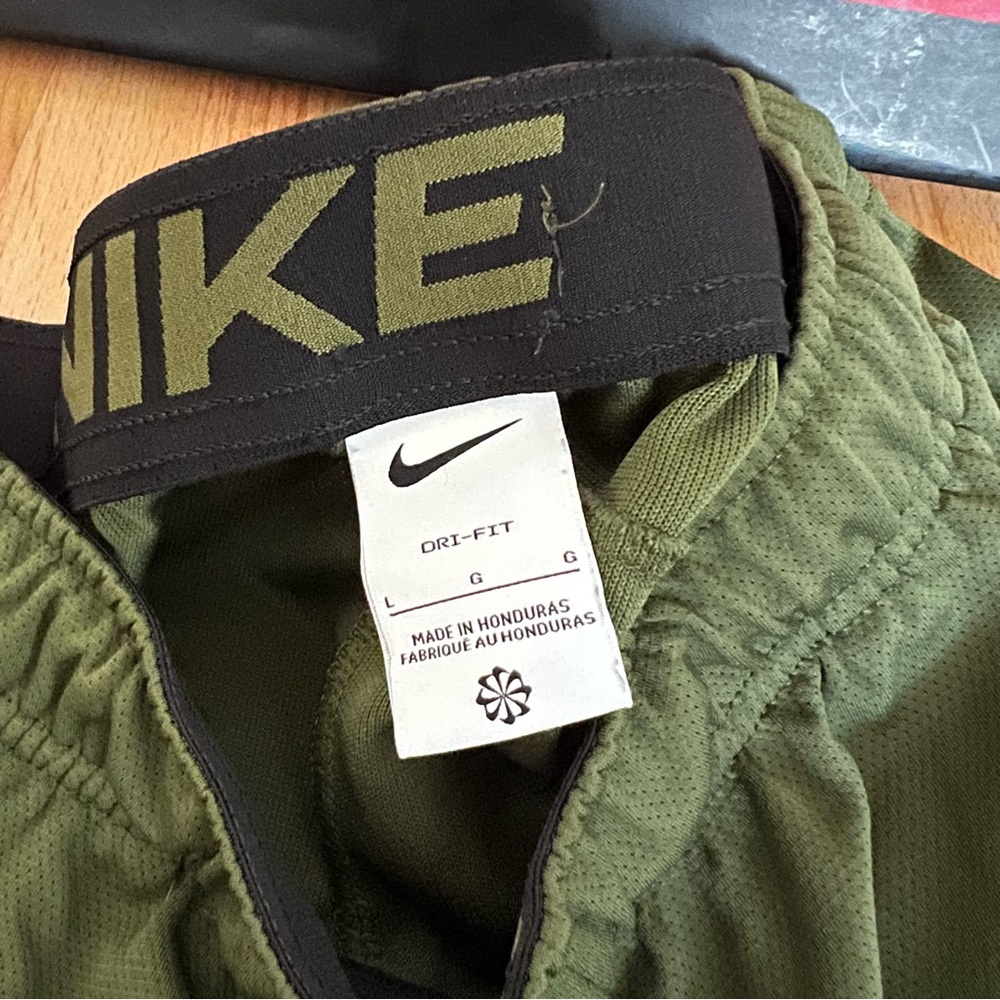 Nike Dri Fit Shorts  Size Large Three Pairs - Picture 10 of 14